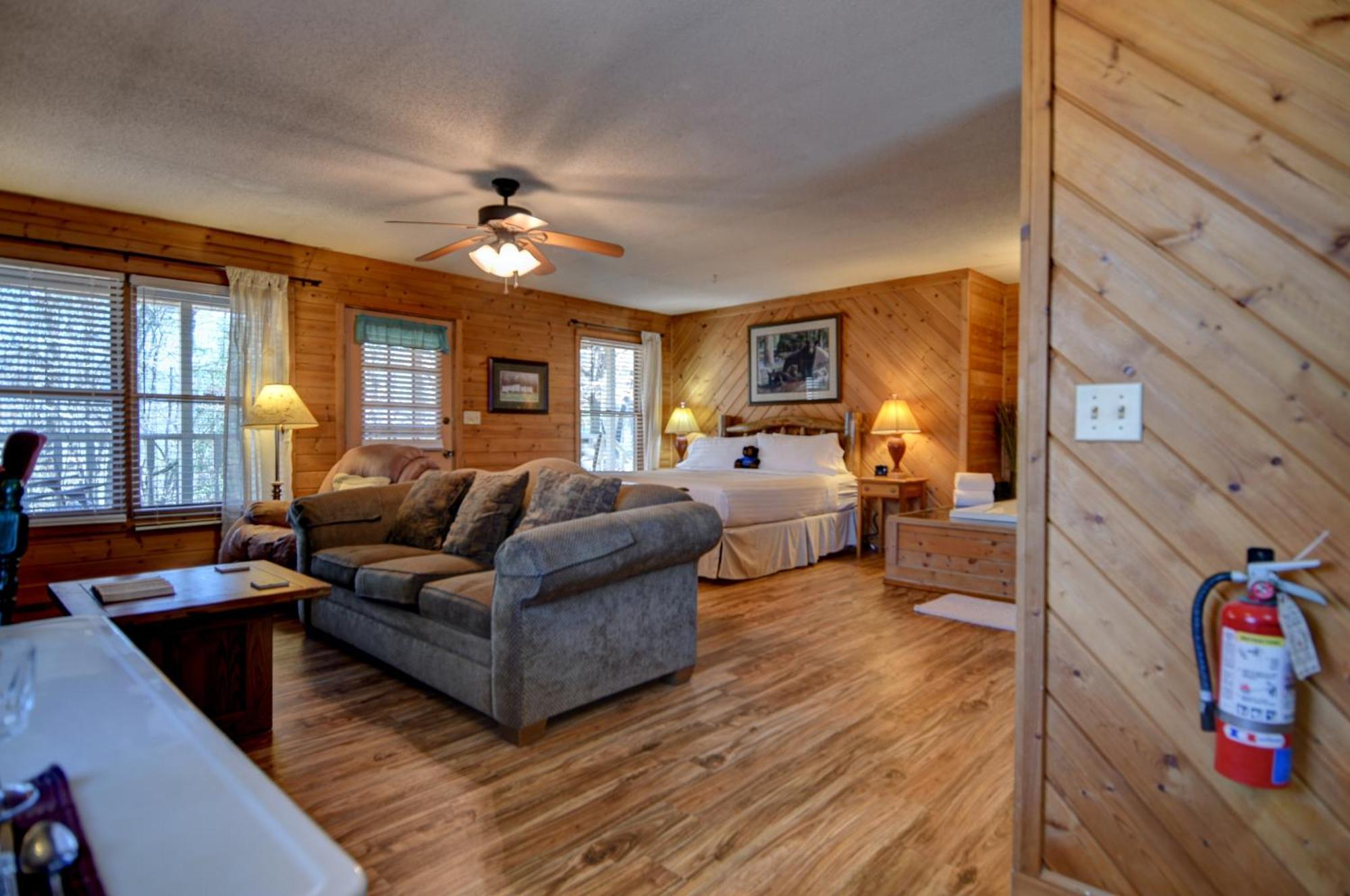 Blue Mountain Mist Country Inn Сивиървил Екстериор снимка