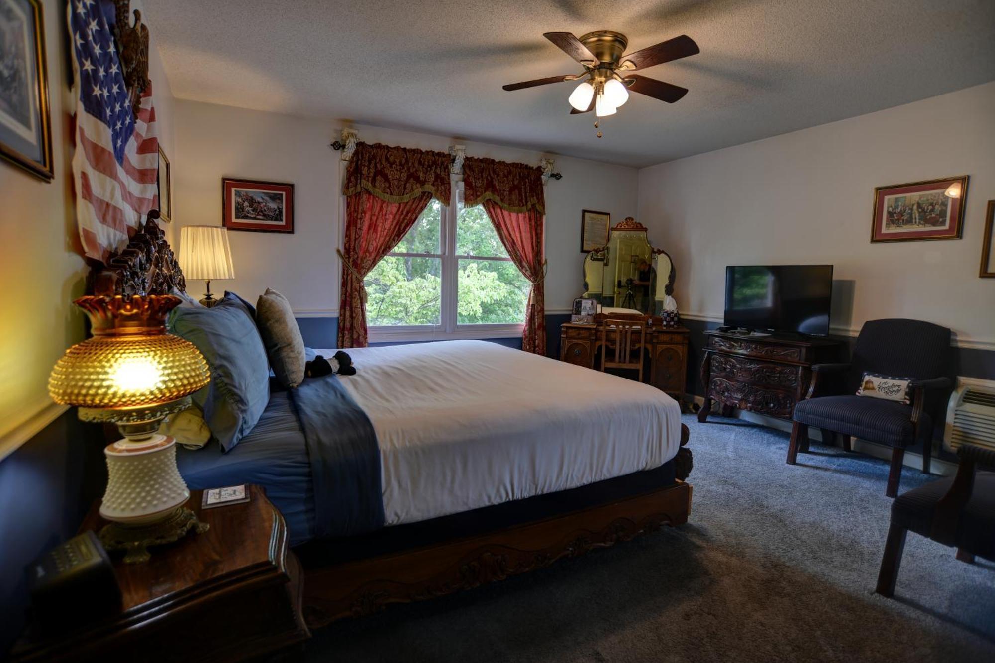 Blue Mountain Mist Country Inn Сивиървил Екстериор снимка