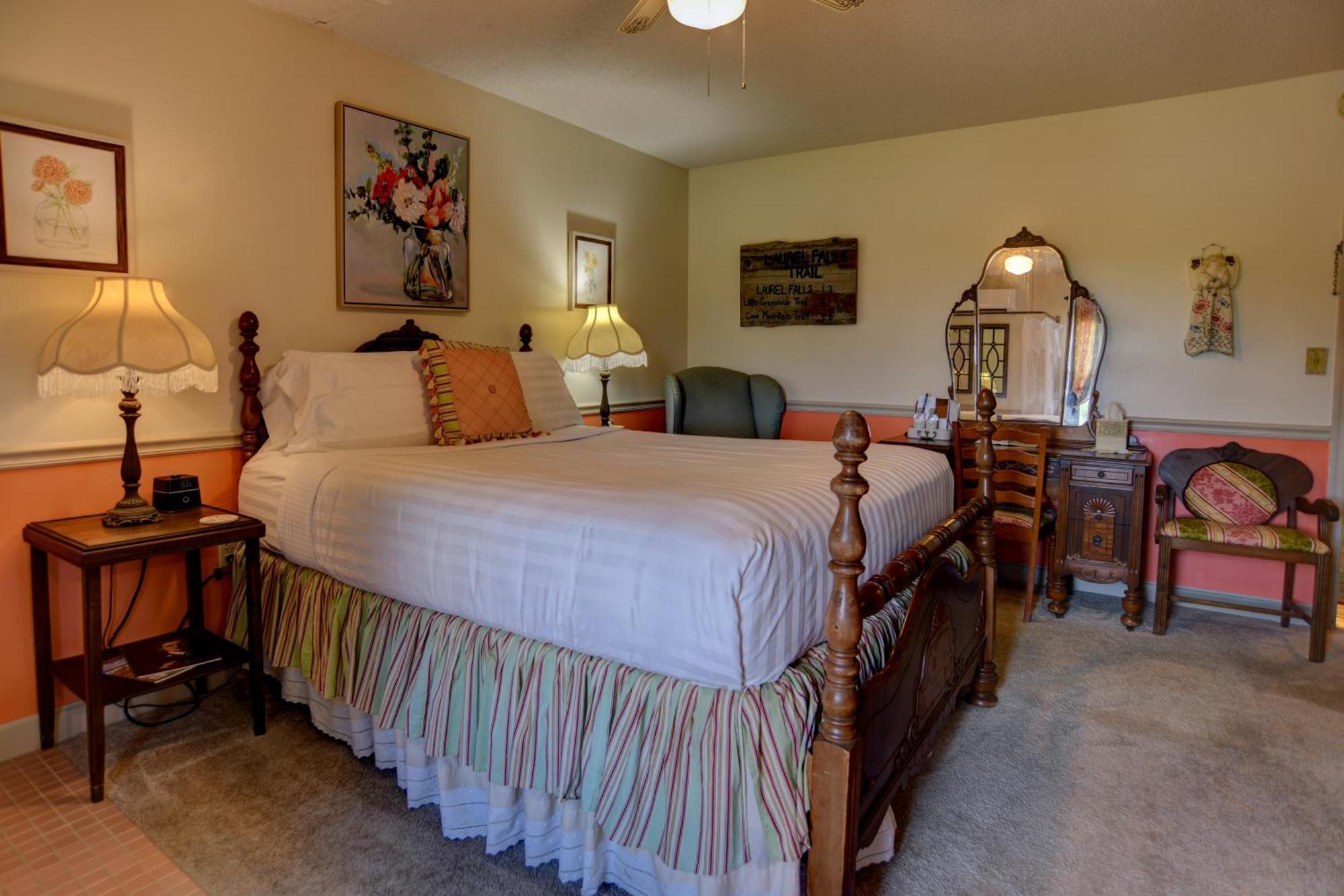 Blue Mountain Mist Country Inn Сивиървил Екстериор снимка