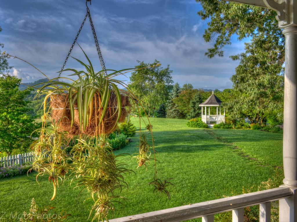 Blue Mountain Mist Country Inn Сивиървил Екстериор снимка