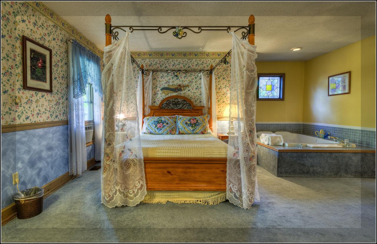 Blue Mountain Mist Country Inn Сивиървил Екстериор снимка