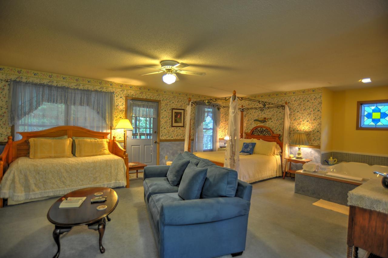 Blue Mountain Mist Country Inn Сивиървил Екстериор снимка