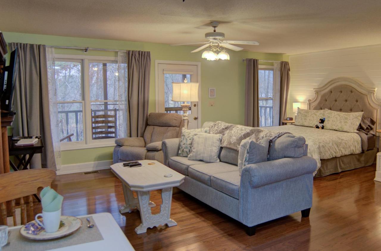 Blue Mountain Mist Country Inn Сивиървил Екстериор снимка